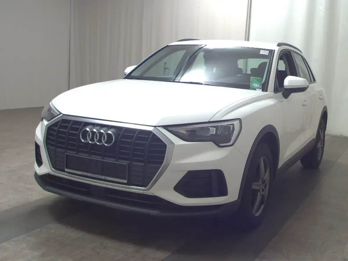 Gebraucht Audi Q3 Basis 150 PS (110 kW) 2022 Weiss SUV