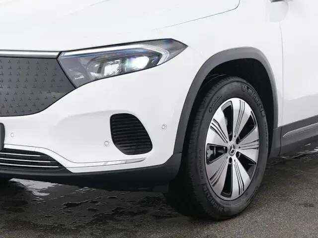 Gebraucht Mercedes EQA250 Progressive 139 kW (190 PS) 2025 Unilack polarweiß SUV