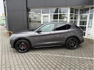 Neu Alfa Romeo Stelvio Veloce 280 PS (205 kW) 2026 Grau (grigio vesuvio) SUV