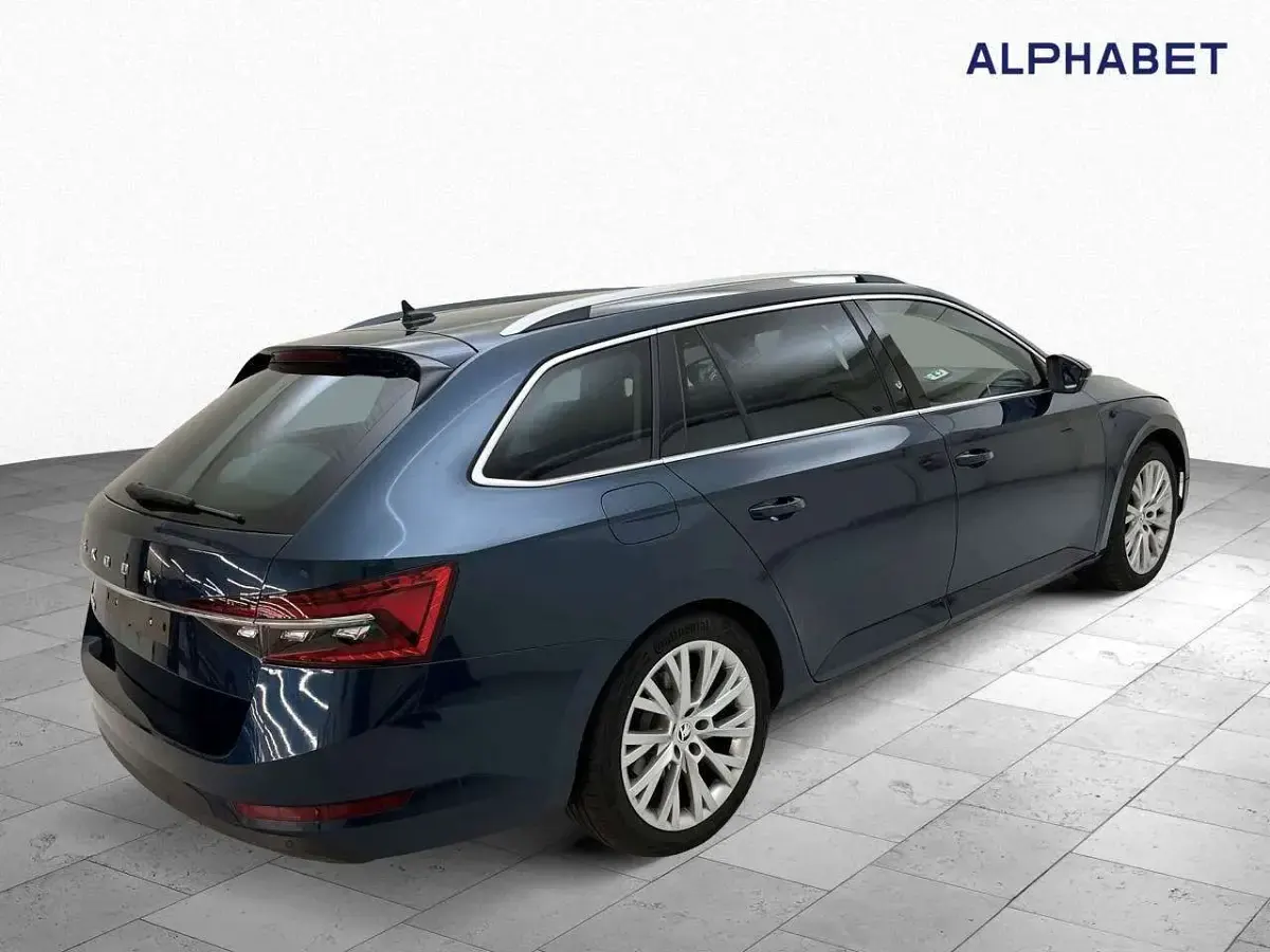 Gebraucht Skoda Superb Style 150 PS (110 kW) 2024 Blau (metallic) Kombi