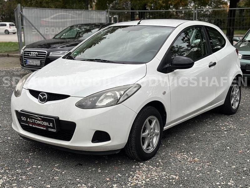 Weiß Gebraucht 2010 Mazda 2 Impuls Limousine | 2.599 € (Guter Preis) - Bild 1/4