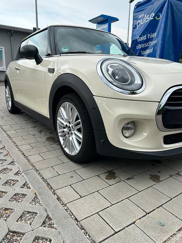 Beige Gebraucht 2016 Mini Cooper Coupé Coupé | 15.300 € (Fairer Preis) - Bild 1/4