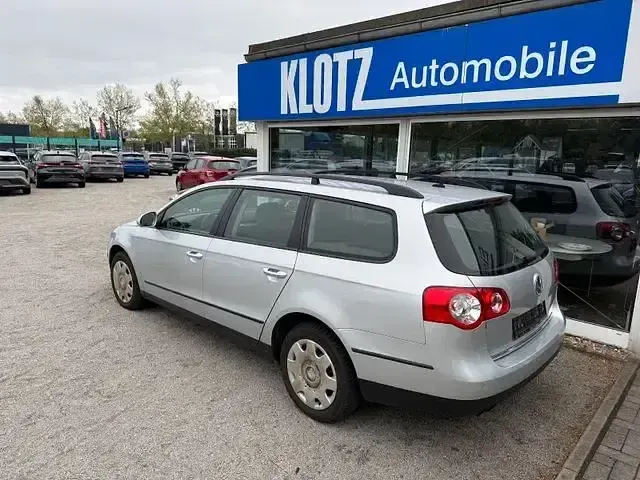 Gebraucht VW Passat 140 PS (102 kW) 2011 Silber Kombi