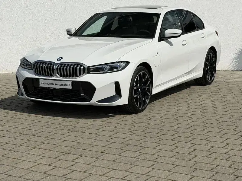 Gebraucht BMW 330e M Sport 292 PS (214 kW) 2025 Weiß Limousine