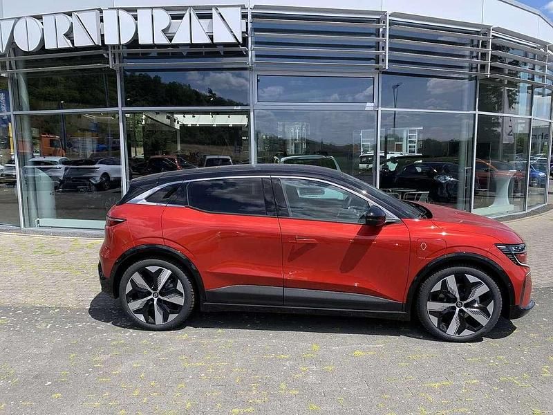 Gebraucht Renault Megane E-Tech Techno 160 kW (218 PS) 2023 Rot Limousine