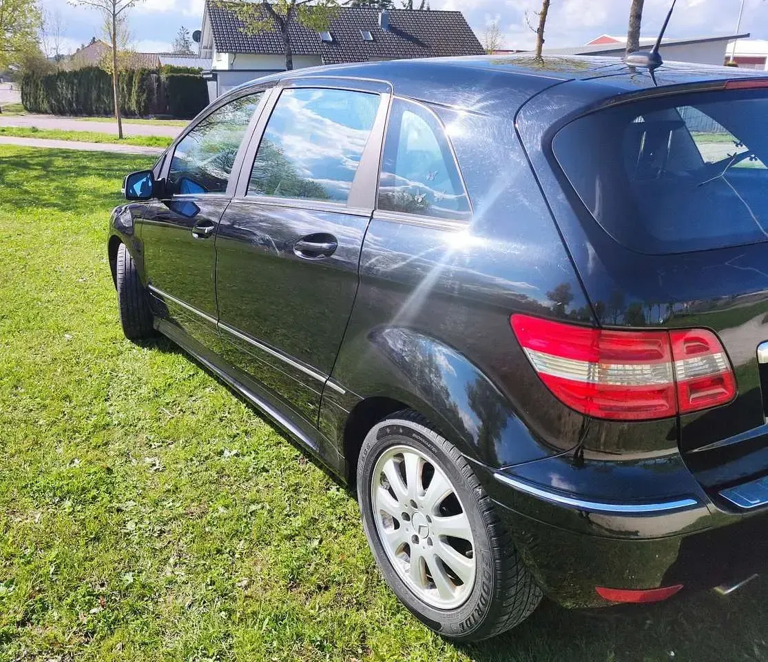 Gebraucht Mercedes B160 95 PS (69 kW) 2011 Schwarz Van / Kleinbus