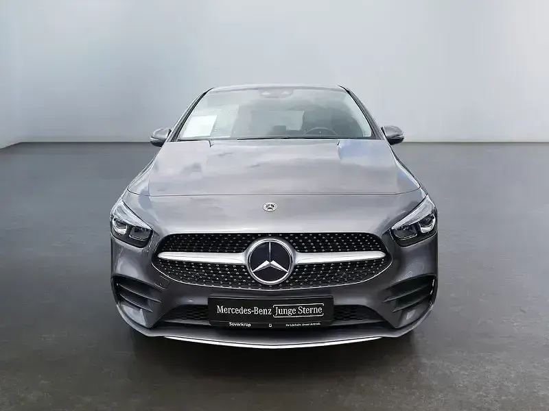 Gebraucht Mercedes B200 AMG 163 PS (119 kW) 2021 Grau Kleinwagen