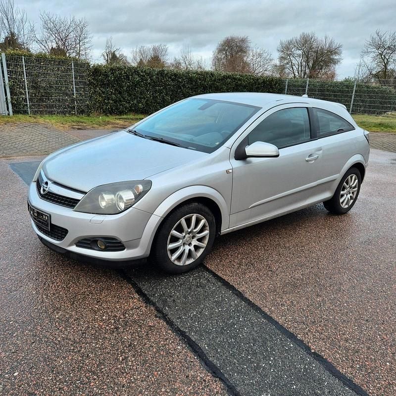 Gebraucht Opel Astra GTC 116 PS (85 kW) 2008 Silber Coupé