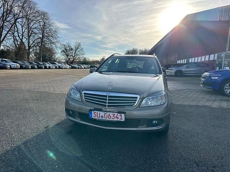 Gebraucht Mercedes C200 136 PS (100 kW) 2010 Beige Limousine