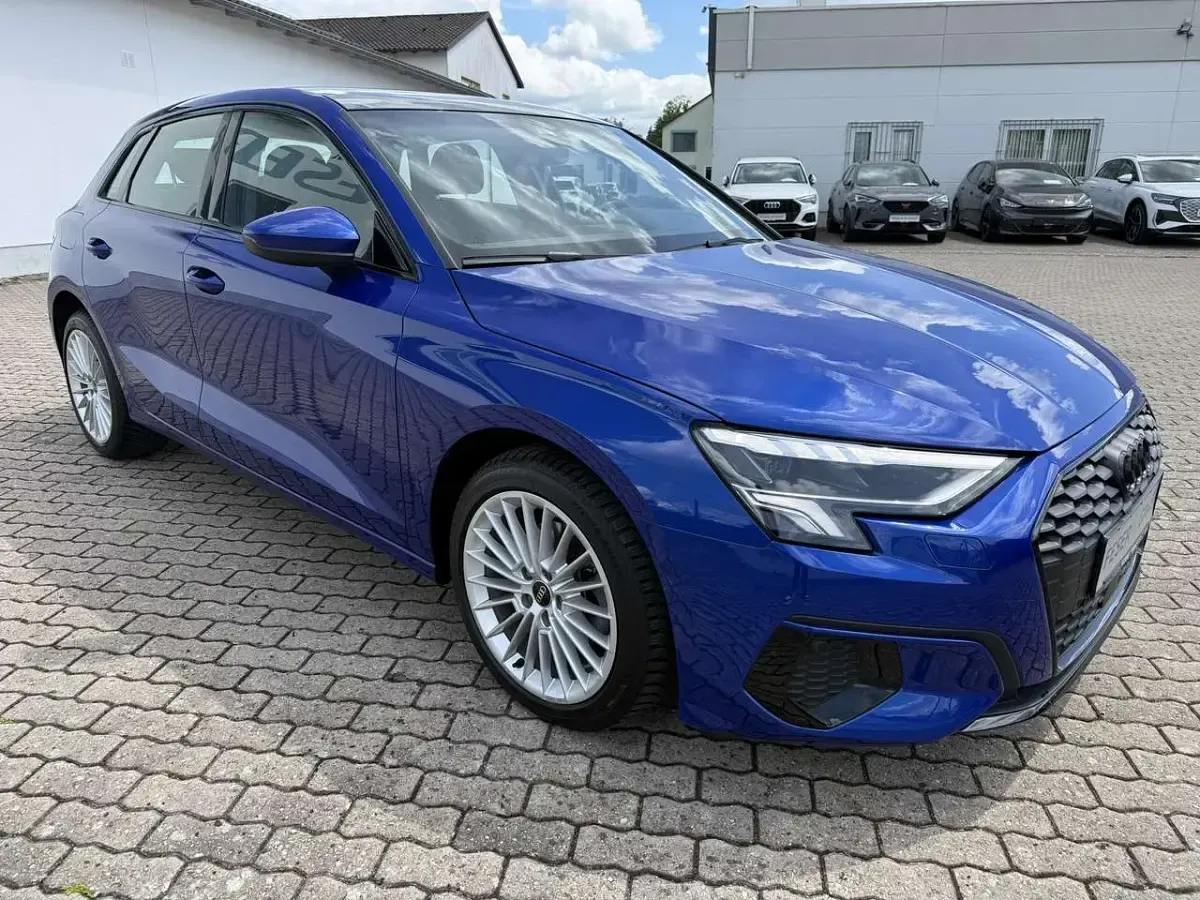 Gebraucht Audi A3 Advanced Plus 116 PS (85 kW) 2024 Ultrablau metallic Limousine