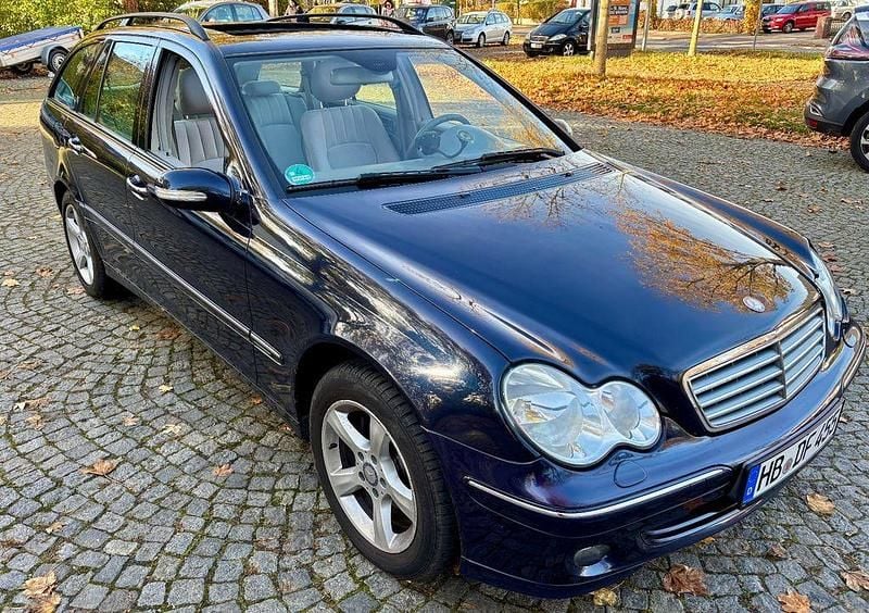 Blau Gebraucht 2005 Mercedes C220 Elegance Limousine | 3.000 € (Fairer Preis) - Bild 1/4