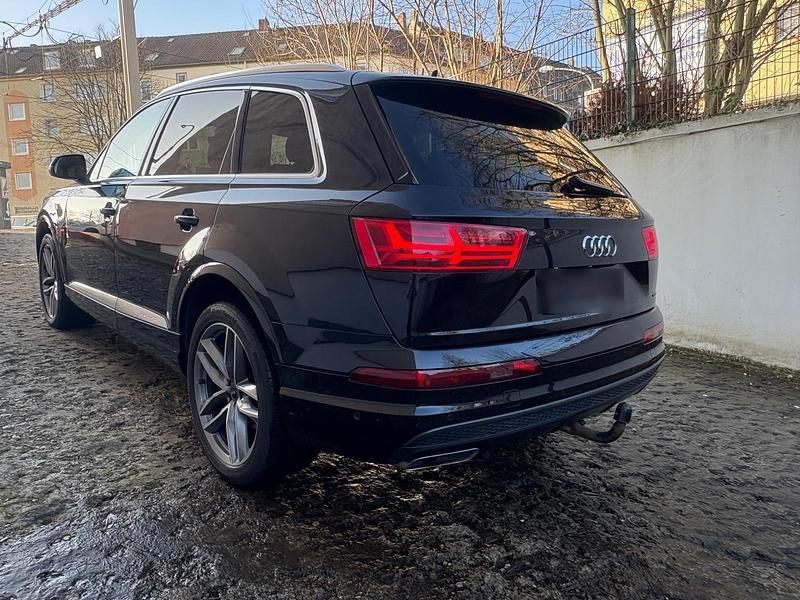 Gebraucht Audi Q7 218 PS (160 kW) 2016 Schwarz SUV