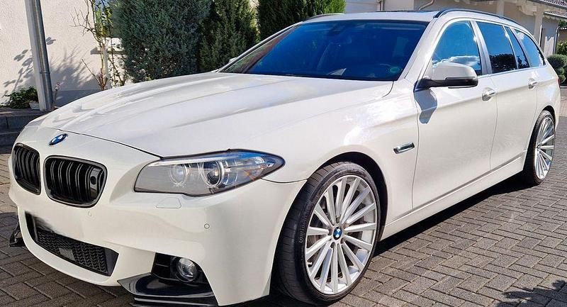 Weiß Gebraucht 2015 BMW 530 Sport Line Kombi | 19.990 € (Teuer) - Bild 1/4