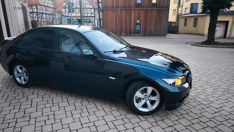 Gebraucht BMW 320 150 PS (110 kW) 2006 Blau Limousine