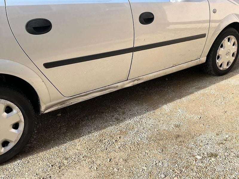 Gebraucht Opel Meriva 75 PS (55 kW) 2004 Silber Van / Kleinbus