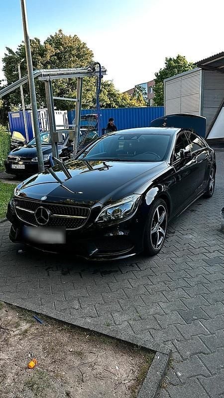 Schwarz Gebraucht 2016 Mercedes CLS350 AMG line Coupé | 32.500 € (Etwas zu teuer) - Bild 1/4