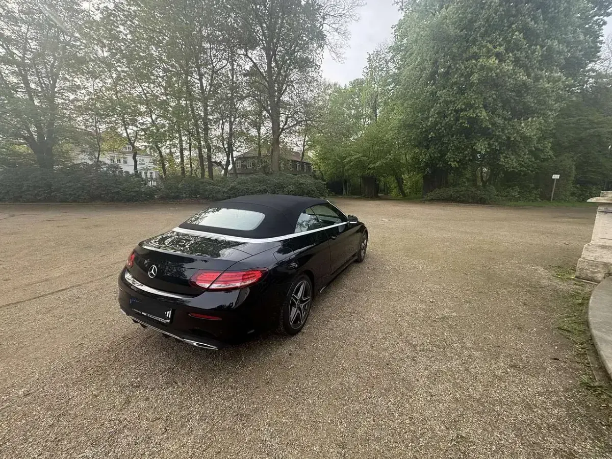 Gebraucht Mercedes C220 AMG line Plus 194 PS (142 kW) 2021 Schwarz Cabrio