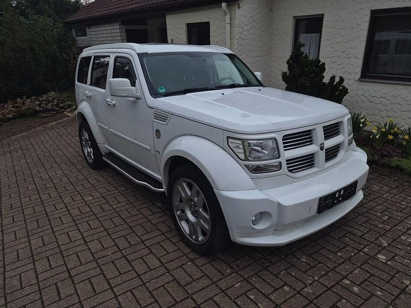 Gebraucht Dodge Nitro 260 PS (191 kW) 2011 Schwarz SUV