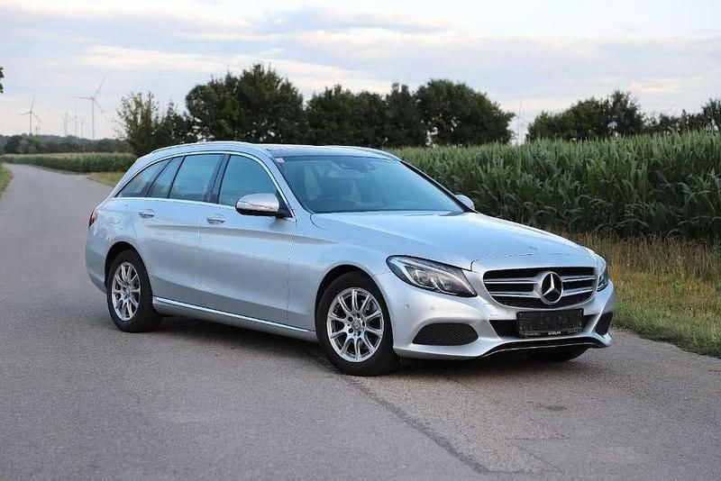Silber Gebraucht 2015 Mercedes C200 Kombi | 9.120 € (Superpreis) - Bild 1/4