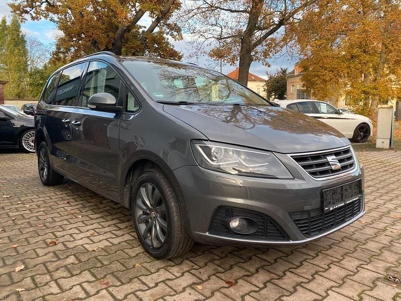 Grau Gebraucht 2016 Seat Alhambra CONNECT Van / Kleinbus | 16.480 € (Fairer Preis) - Bild 1/4