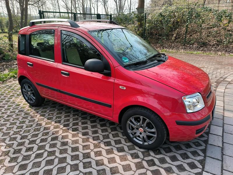 Rot Gebraucht 2010 Fiat Panda Kleinwagen | 2.800 € (Fairer Preis) - Bild 1/4