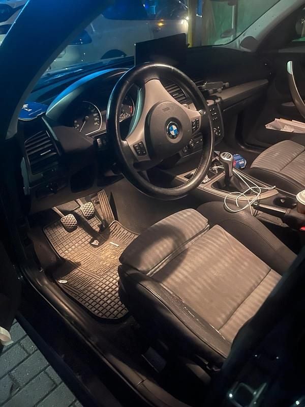 Gebraucht BMW 120 163 PS (119 kW) 2005 Schwarz Kleinwagen