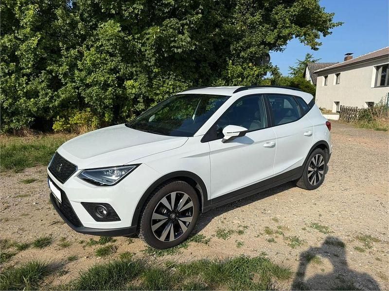 Weiß Gebraucht 2020 Seat Arona Beats SUV | 15.700 € (Guter Preis) - Bild 1/4