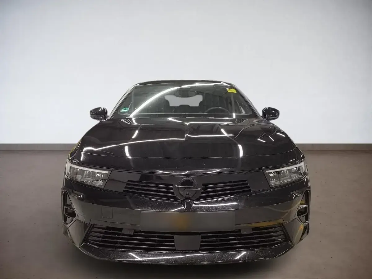 Gebraucht Opel Astra 131 PS (96 kW) 2025 Schwarz Kleinwagen