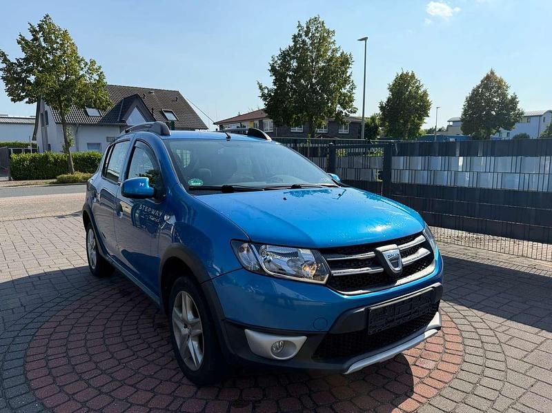 Gebraucht Dacia Sandero Prestige 90 PS (66 kW) 2014 Blau Kleinwagen