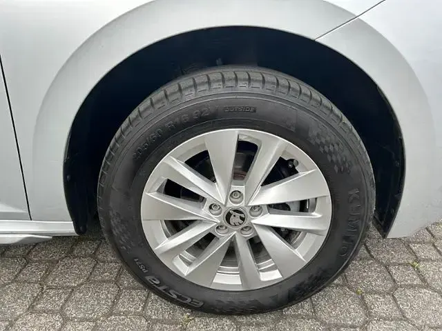 Gebraucht Skoda Kamiq Style 110 PS (80 kW) 2023 Silbermetallic SUV