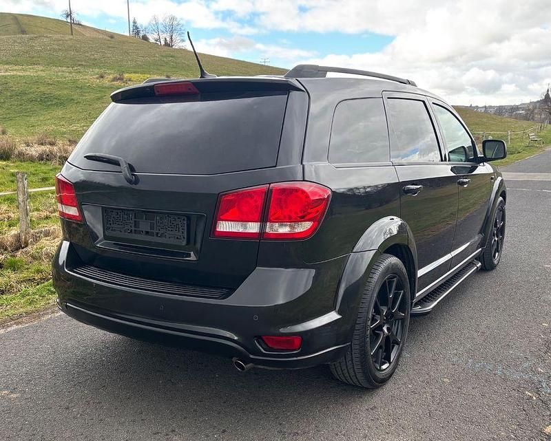 Second-hand Fiat Freemont Black Code 170 CP (125 kW) 2015 Negru SUV