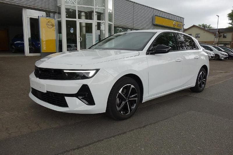 Gebraucht Opel Astra 131 PS (96 kW) 2024 Jade weiß Limousine