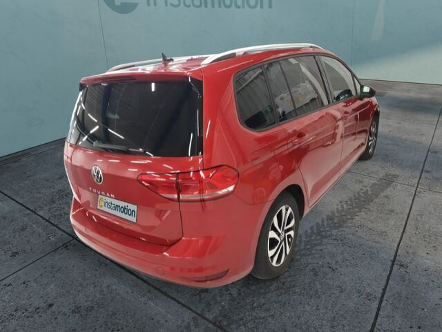 Używany VW Touran Active 150 KM (110 kW) 2022 Czerwony Minivan