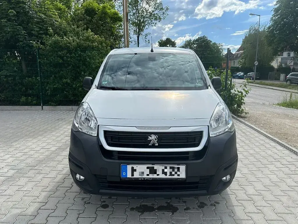 Gebraucht Peugeot Partner 99 PS (72 kW) 2018 Weiß Van / Kleinbus