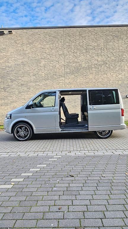 Silber Gebraucht 2010 VW T5 Van | 15.500 € - Bild 1/4