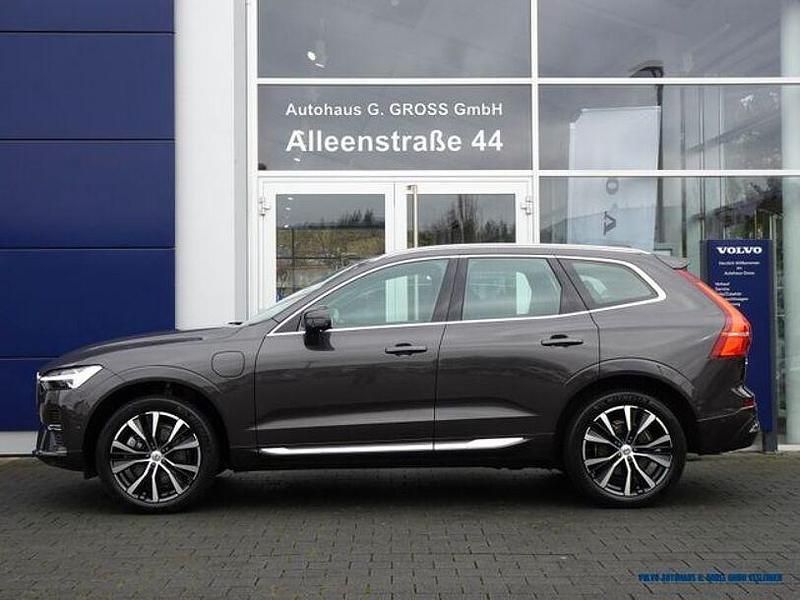 Gebraucht Volvo XC60 Plus 253 PS (186 kW) 2022 Grau SUV