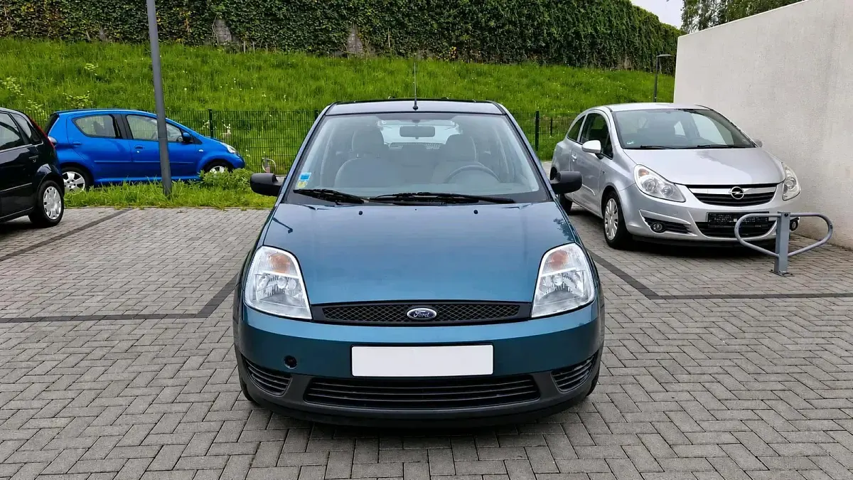 Usata Ford Fiesta 80 CV (58 kW) 2003 Andere farben Utilitaria