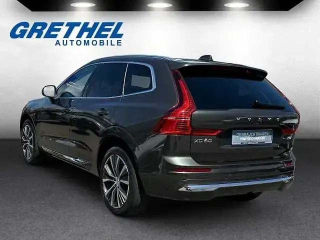 Gebraucht Volvo XC60 145 PS (106 kW) 2022 SUV