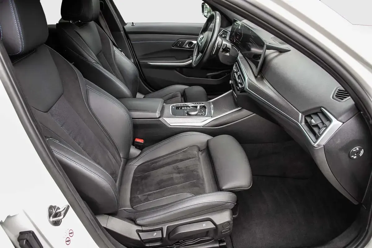 Gebraucht BMW 330 Shadowline 245 PS (180 kW) 2024 Weiß Kombi