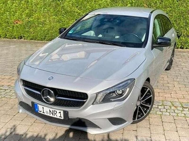 Silber Gebraucht 2016 Mercedes CLA180 Shooting Brake Urban Kombi | 14.900 € (Guter Preis) - Bild 1/4