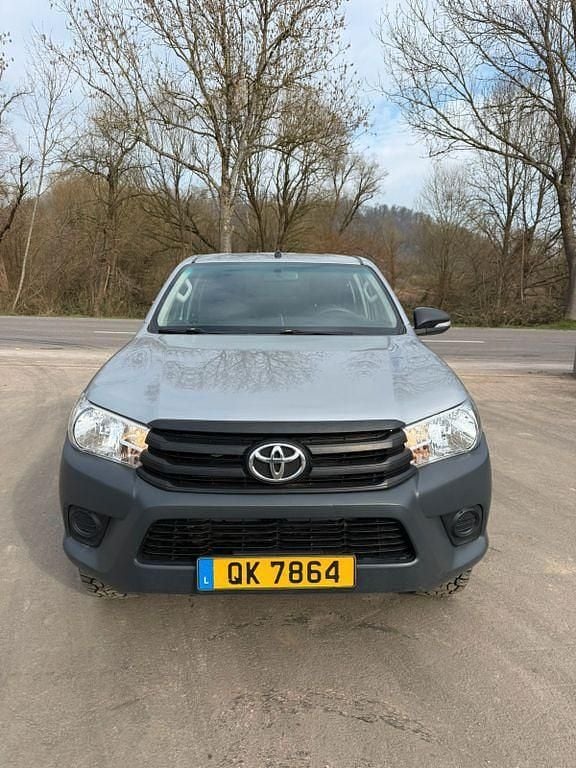 Gebraucht Toyota HiLux 150 PS (110 kW) 2017 Silber Pickup