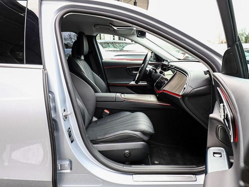Gebraucht Mercedes E200 Advanced Plus 204 PS (150 kW) 2024 Silber / hightechsilber Limousine