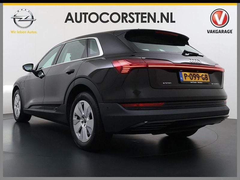 Second-hand Audi e-tron 300 kW (408 CP) 2022 Negru SUV