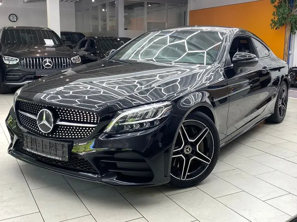 Gebraucht Mercedes C300 AMG line 258 PS (189 kW) 2021 Schwarz  unilack Coupé