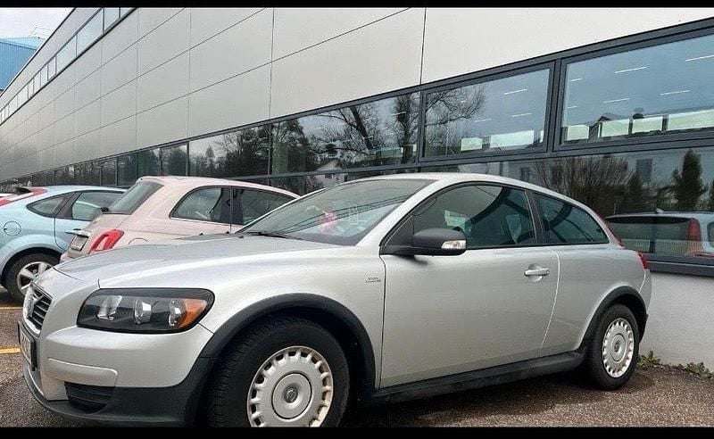 Grau Gebraucht 2007 Volvo C30 Kleinwagen | 3.600 € (Fairer Preis) - Bild 1/4