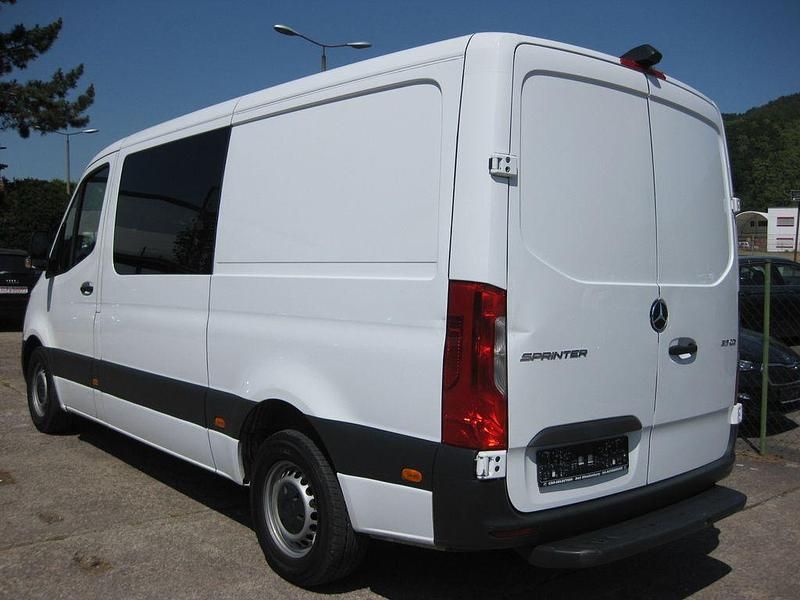 Gebraucht Mercedes Sprinter 170 PS (125 kW) 2021 Arktikweiss Van