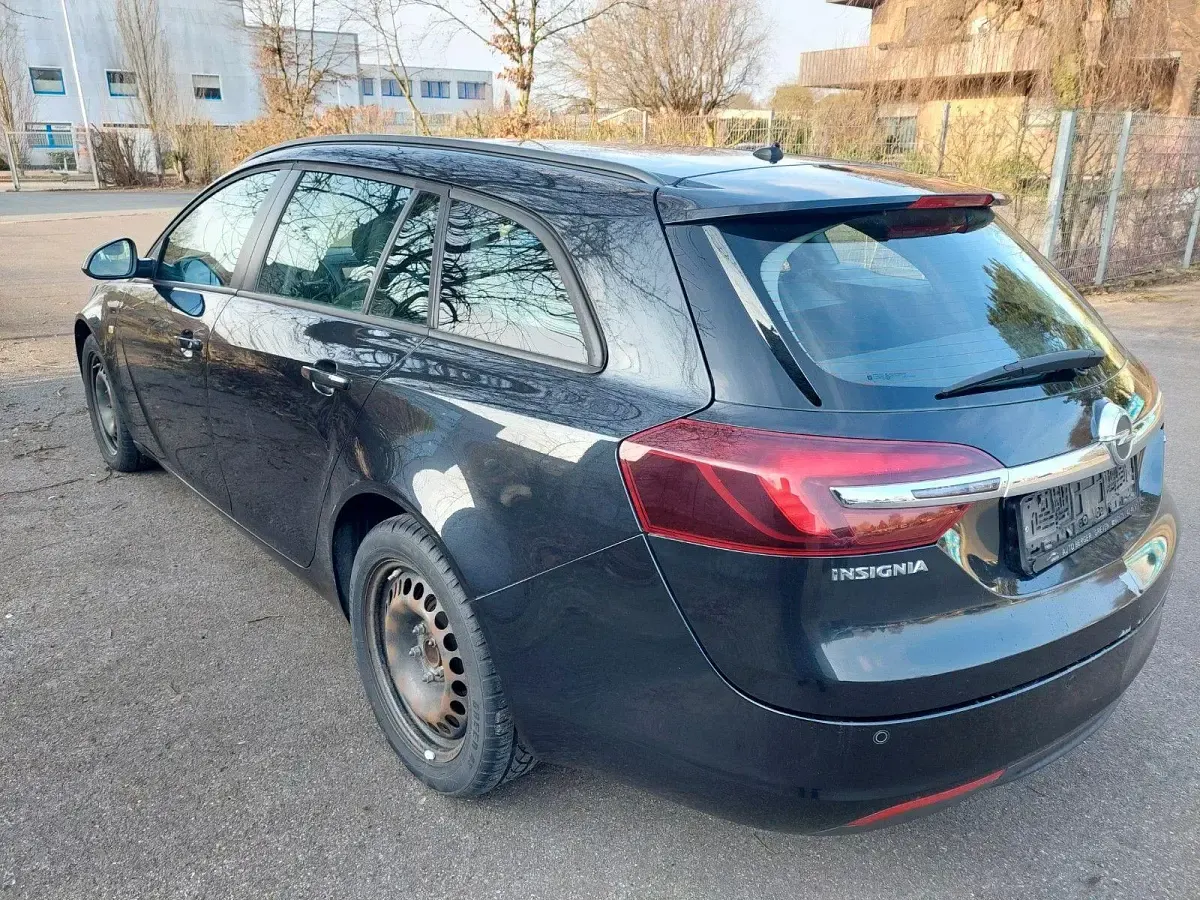 Gebraucht Opel Insignia 120 PS (88 kW) 2014 Schwarz Kombi