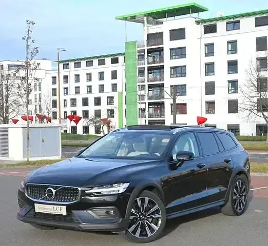 Gebraucht Volvo V60 CC Pro 190 PS (139 kW) 2019 Schwarz Kombi