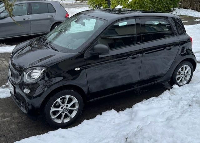 Gebraucht Smart ForFour 71 PS (52 kW) 2016 Schwarz Kleinwagen