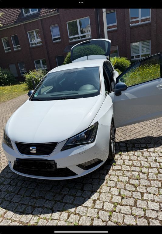 Weiß Gebraucht 2015 Seat Ibiza Style Limousine | 7.900 € (Fairer Preis) - Bild 1/4